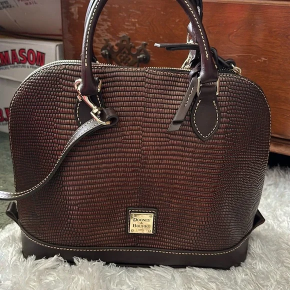 Dooney & Bourke handbag - Picture 1 of 6